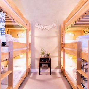 Dormitory Room Mixed